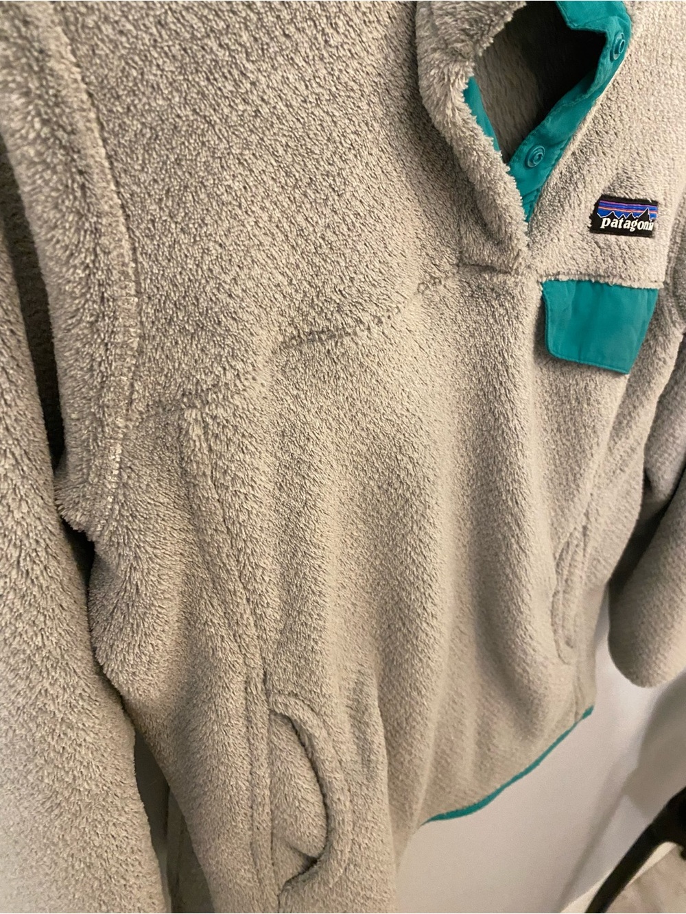Patagonia Women’s Gray Fleece Pullover with Teal Trim